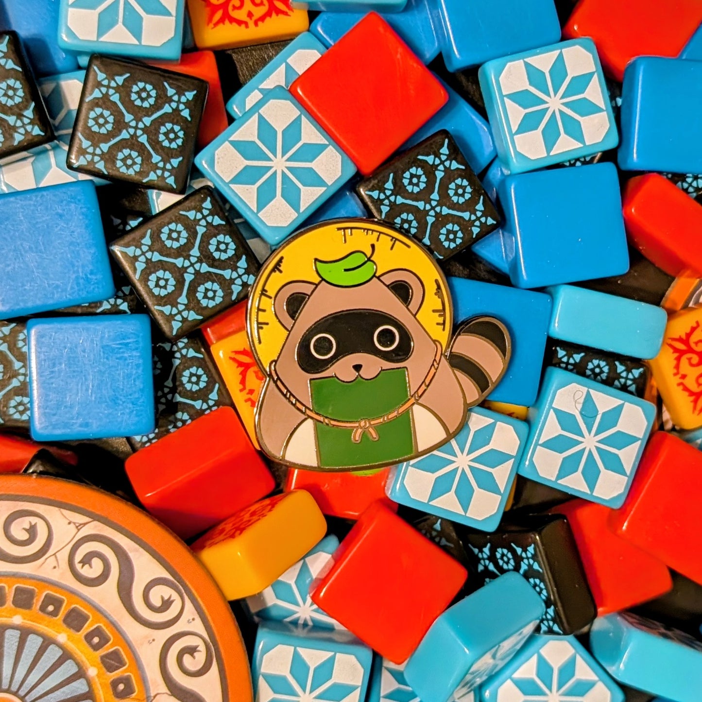 YOKAI - Tanuki / Raccoon Onigiri (select style)